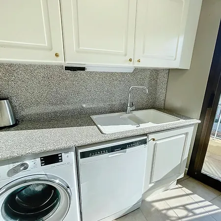 Bright And Vast 1br Balcony Parking Heart Of Town 1 Mn * Cannes
