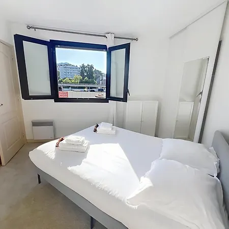 Bright And Vast 1br Balcony Parking Heart Of Town 1 Mn Διαμέρισμα *