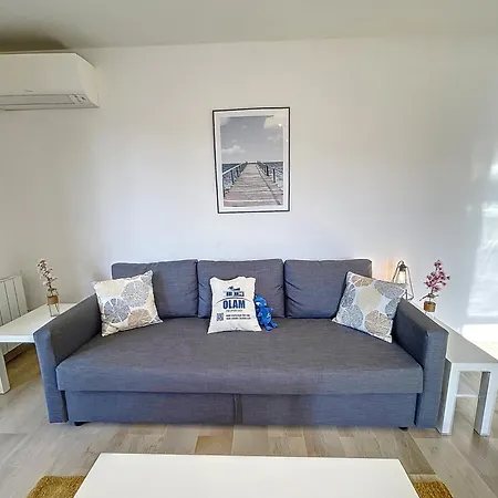 Bright And Vast 1br Balcony Parking Heart Of Town 1 Mn 아파트