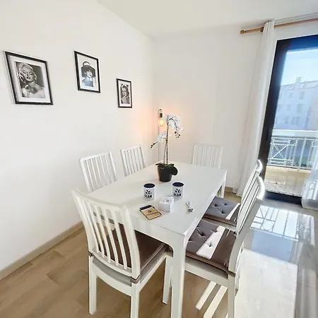 Bright And Vast 1br Balcony Parking Heart Of Town 1 Mn *