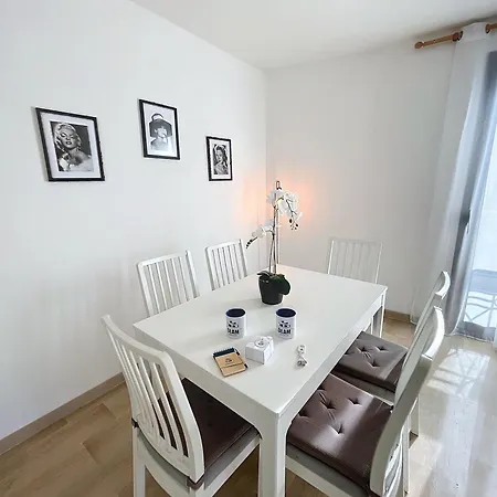 Bright And Vast 1br Balcony Parking Heart Of Town 1 Mn * 칸느