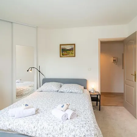 Bright And Vast 1br Balcony Parking Heart Of Town 1 Mn 칸느