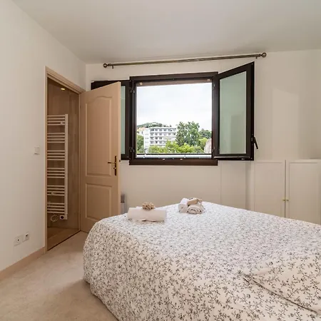 Bright And Vast 1br Balcony Parking Heart Of Town 1 Mn 아파트