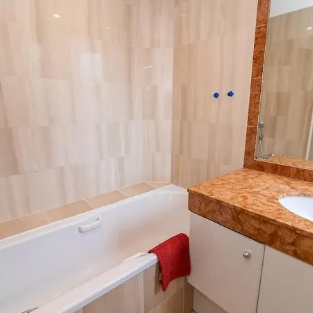 아파트 Bright And Vast 1br Balcony Parking Heart Of Town 1 Mn 칸느
